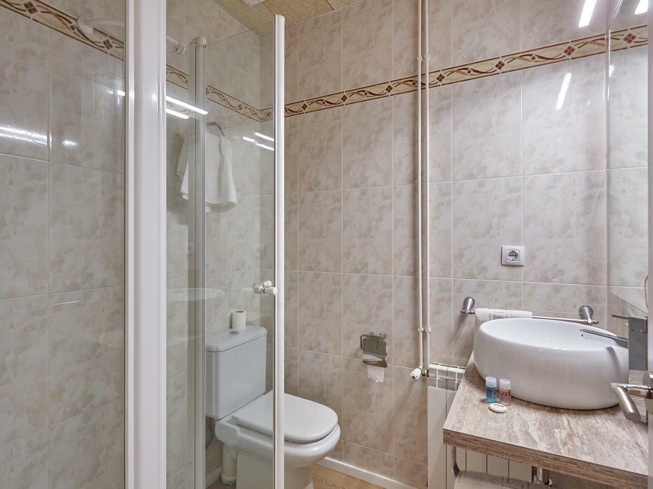 Hostal Nobadis Cervera  Buitenkant foto